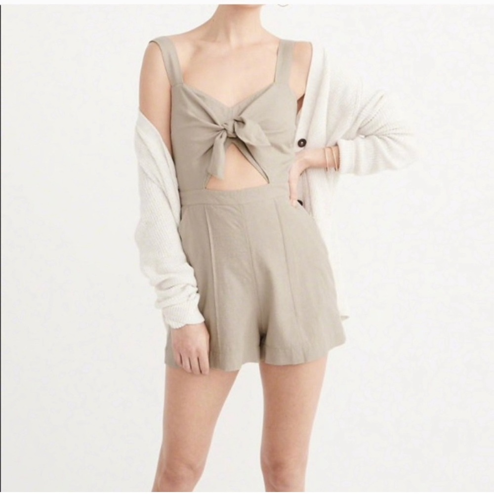 Abercrombie & Fitch Romper Size 4 New With Tags
